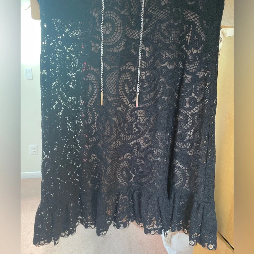 Michael Kors eyelet lace dress with chain - size XL - Picture 6 of 8